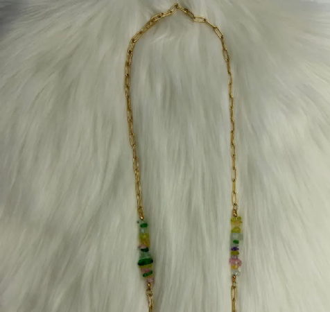 שרשרת זהב מעוצבת עם אבנים צבעוניות 